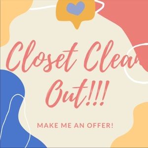 Looking to make quick sales! Closet clean out! Make an offer ❤️